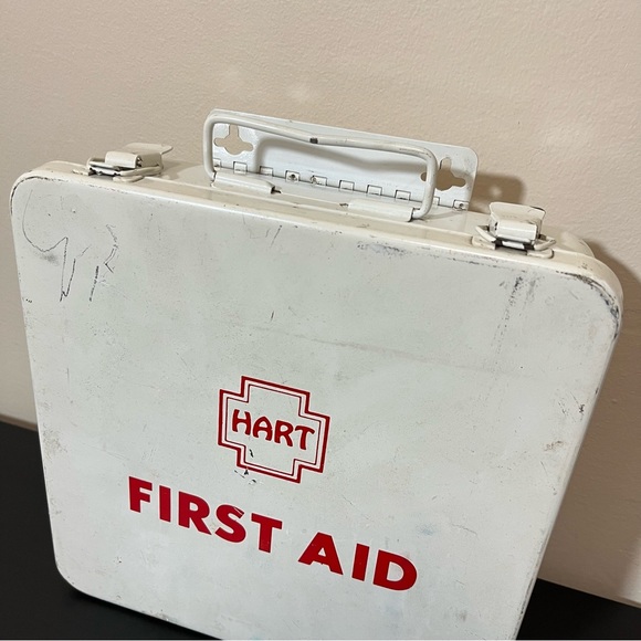 Vintage Hart Wall Mounted First Aid Kit with Original Partial Supplies - Picture 9 of 14